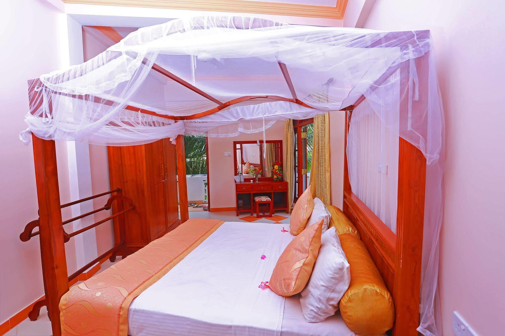 Hotel Bentota Village エクステリア 写真