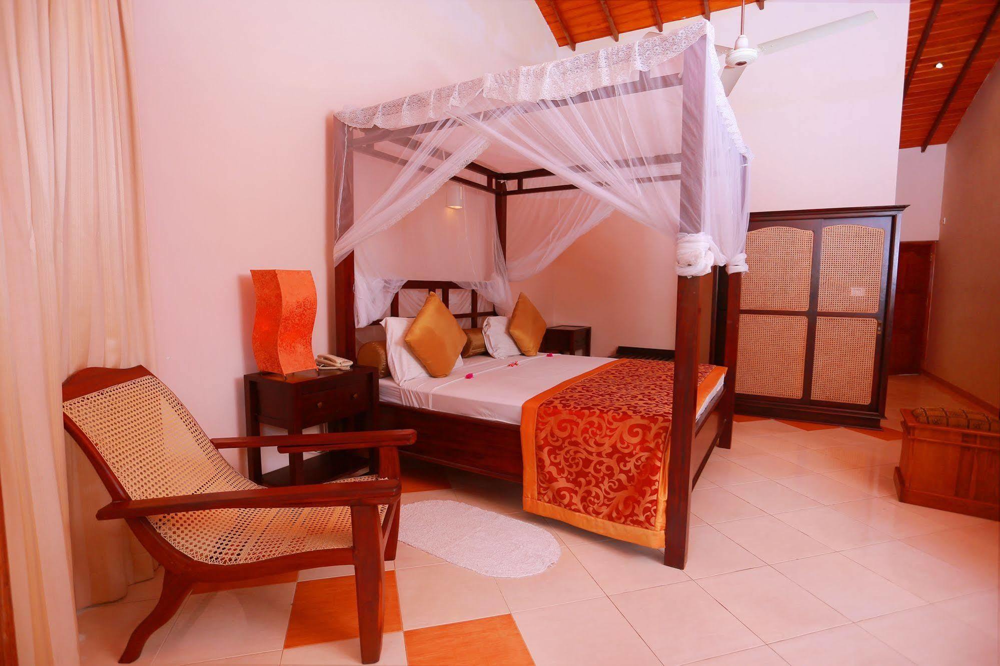 Hotel Bentota Village エクステリア 写真