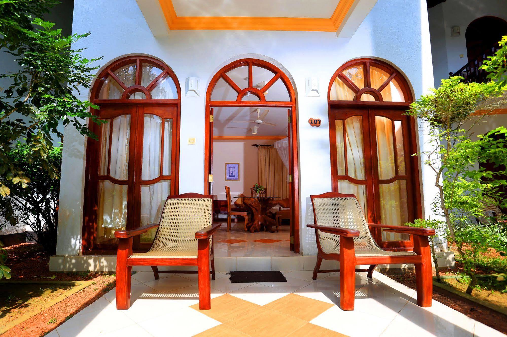 Hotel Bentota Village エクステリア 写真
