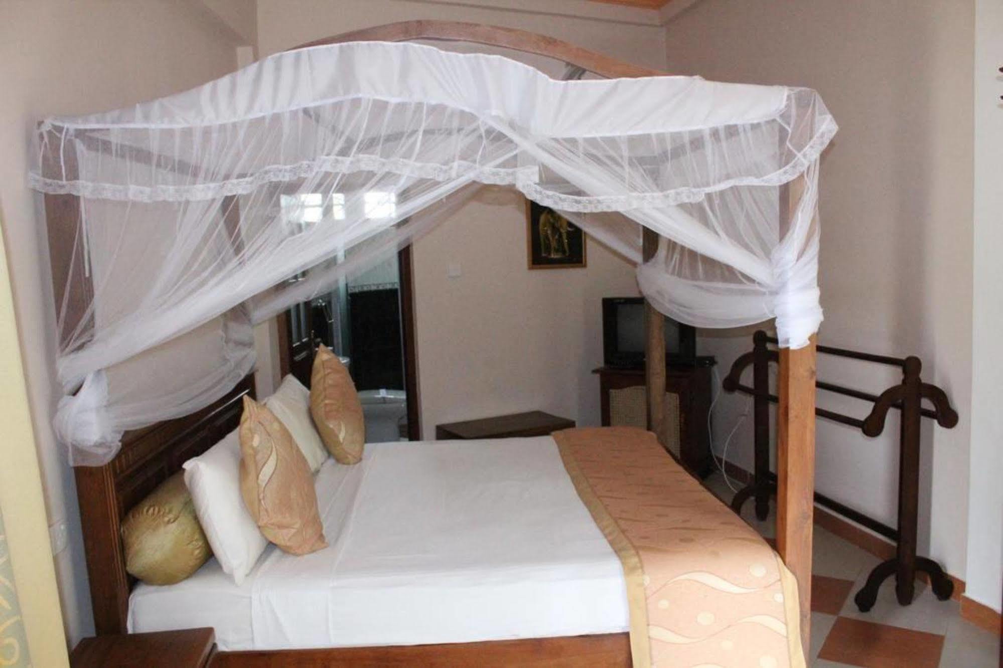 Hotel Bentota Village エクステリア 写真