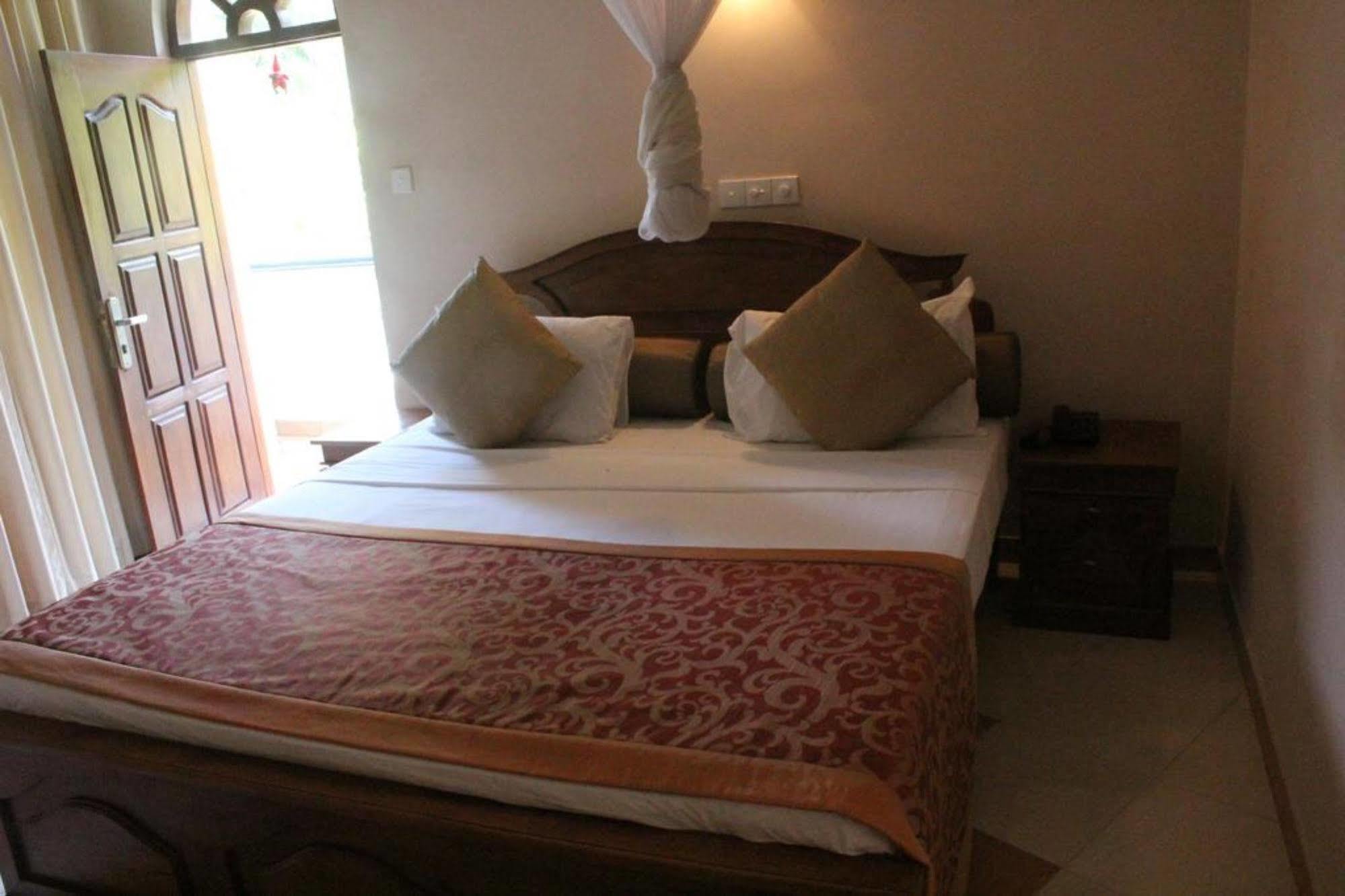 Hotel Bentota Village エクステリア 写真