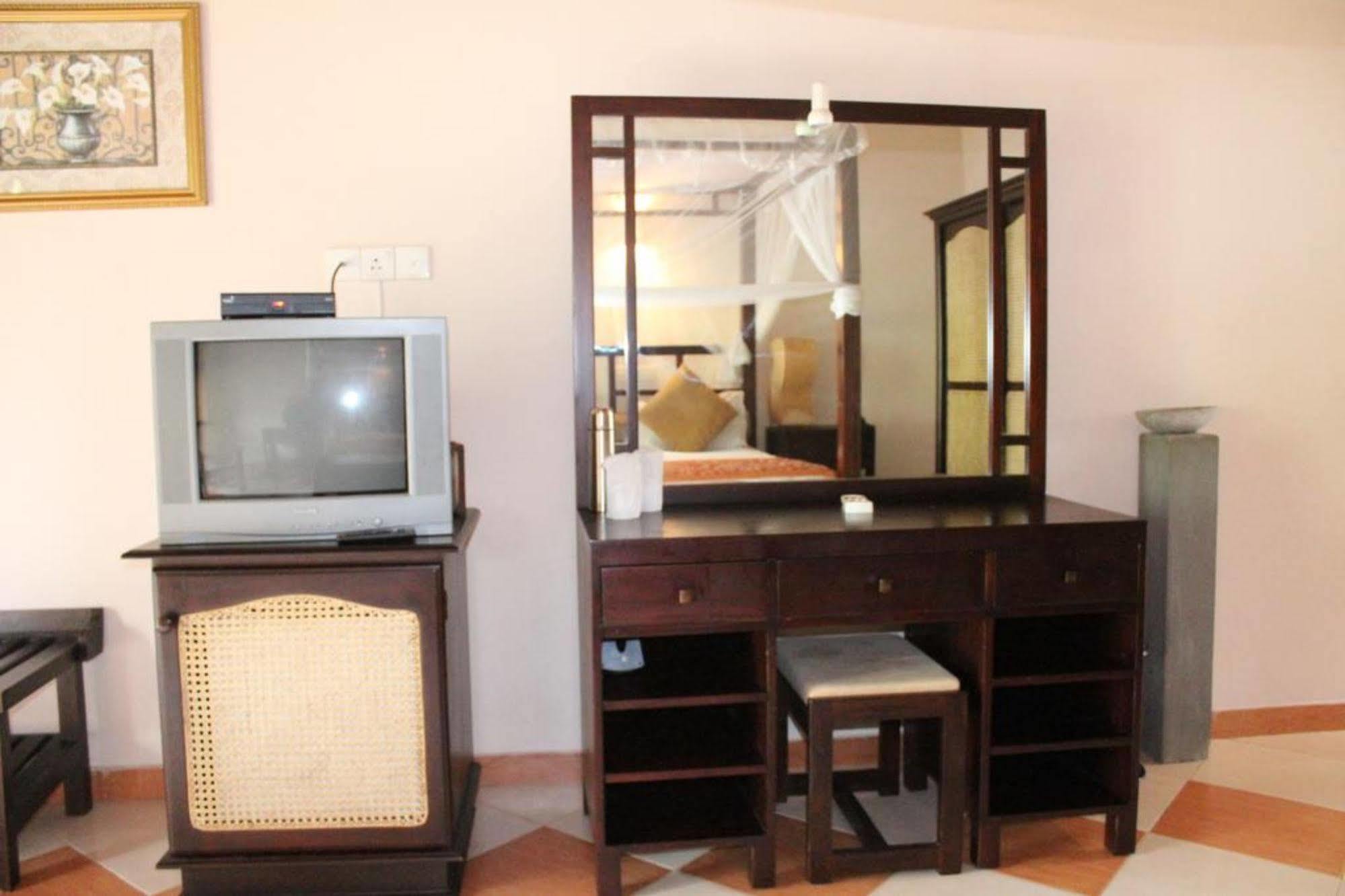 Hotel Bentota Village エクステリア 写真