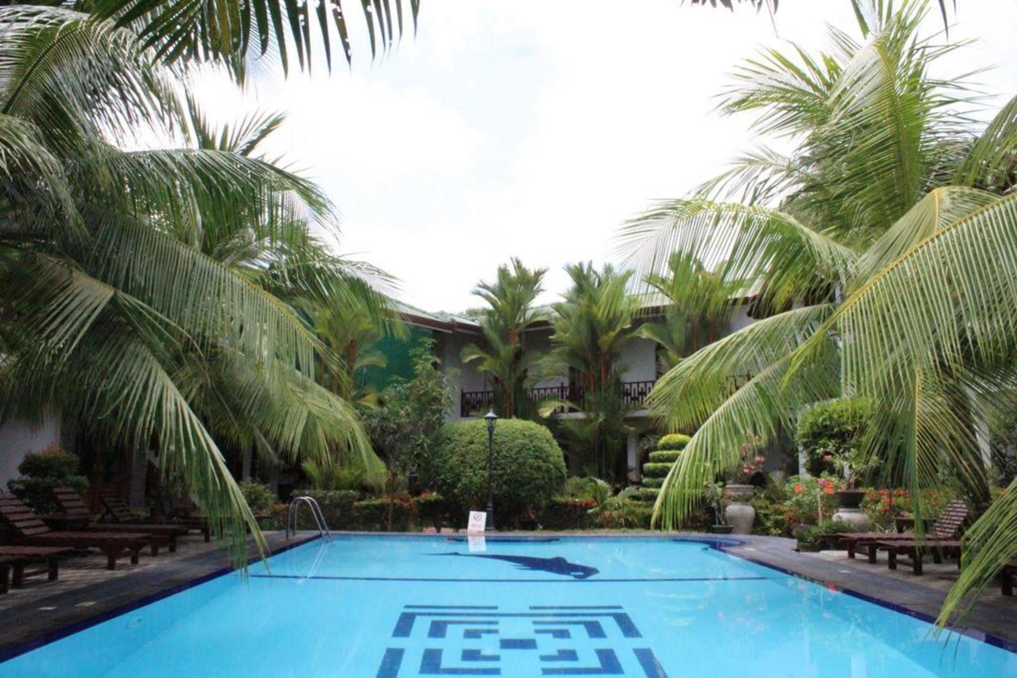 Hotel Bentota Village エクステリア 写真